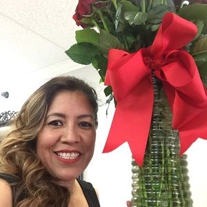 Meet your Posher, Alma